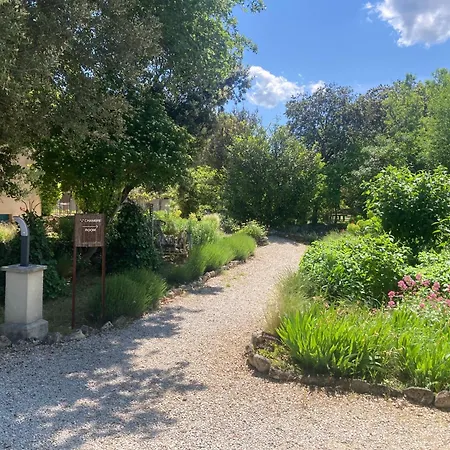 Le Clos Des Lavandes-luberon Bed and breakfast
