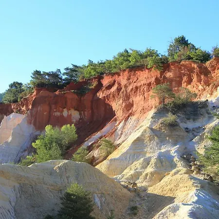 Le Clos Des Lavandes-luberon Bed and breakfast 3*
