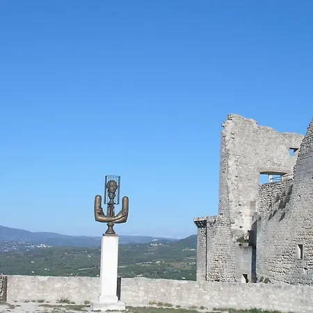Le Clos Des Lavandes-luberon Lacoste (Vaucluse)