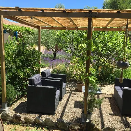 Clos Des Lavandes - Et De Charme Climatisees-luberon 3* Lacoste (Vaucluse)