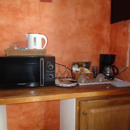 Clos Des Lavandes - Et De Charme Climatisees-luberon Bed & Breakfast Lacoste (Vaucluse)