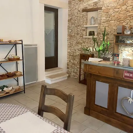 Clos Des Lavandes - Et De Charme Climatisees-luberon Panzió 3*