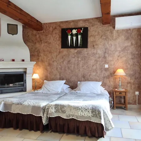 Clos Des Lavandes - Et De Charme Climatisees-luberon Bed & Breakfast 3*