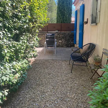 Clos Des Lavandes - Et De Charme Climatisees-luberon Bed & Breakfast 3*
