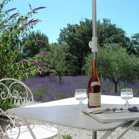 Clos Des Lavandes - Et De Charme Climatisees-luberon Lacoste